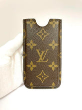 Load image into Gallery viewer, LOUIS VUITTON iPhone5 smartphone case monogram 
